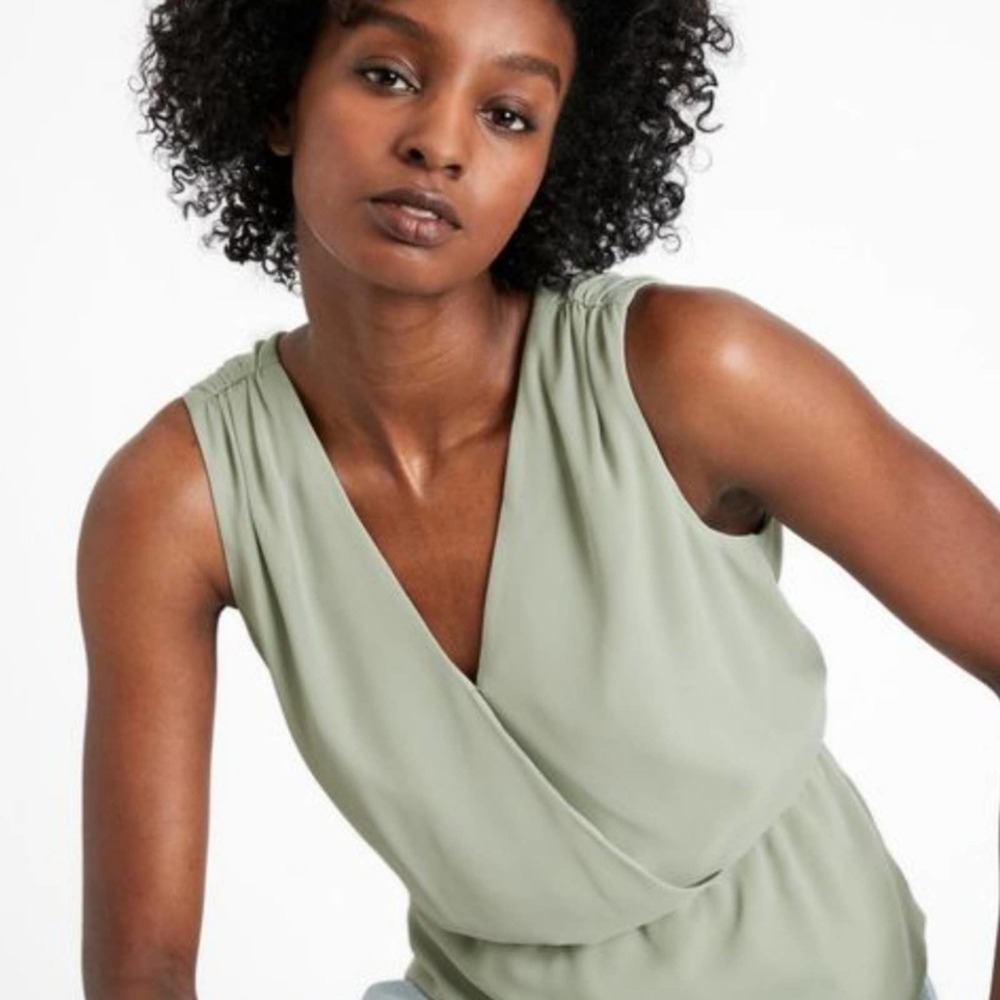 V-Neck Peplum Top Green Sage Size XXL